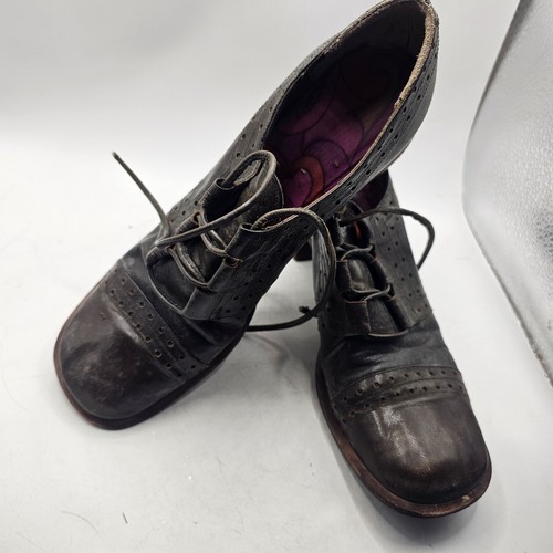 Vintage brown leather shoes - leather,